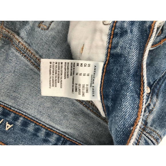American Eagle Outfitters Light Wash Distressed Mom Jeans Size 10 X-Long - Picture 5 of 10